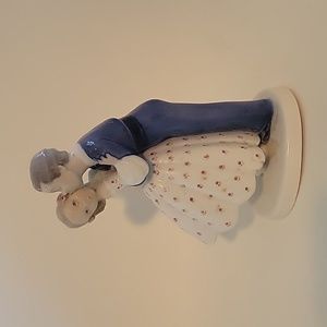 B&G (Bing & Grøndahl) First Kiss Figurine #2162